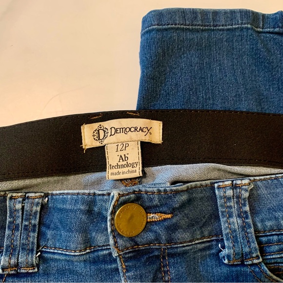 Democracy Jeans - Picture 4 of 4